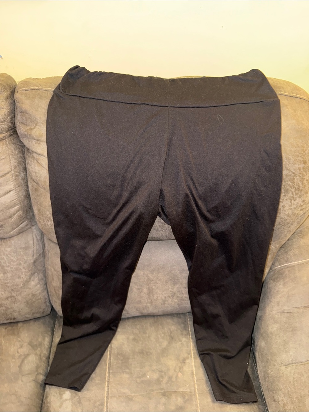 feathers Black High-Rise Pull-On Leggings